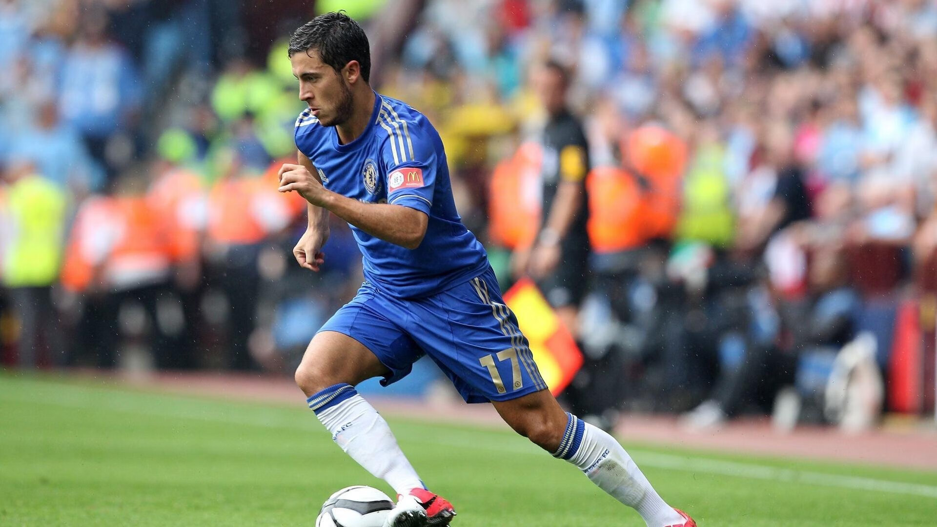 “骑行+美食探店”城市美食之旅成新潮玩法